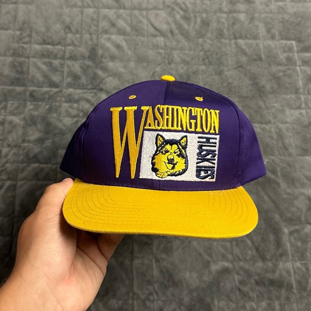 Vintage 90s Washington University Huskies College Spell Out Snap Back Hat